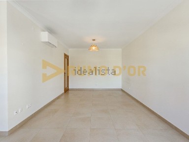 Apartamento T3 à venda na Praceta d'El Rey