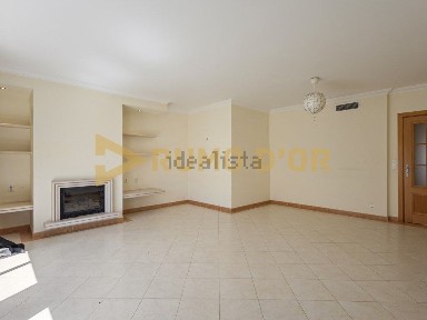 Apartamento T2 à venda na Rua do Barnabé