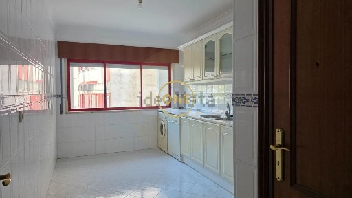 Apartamento T2 à venda na Rua Cidade de Faro