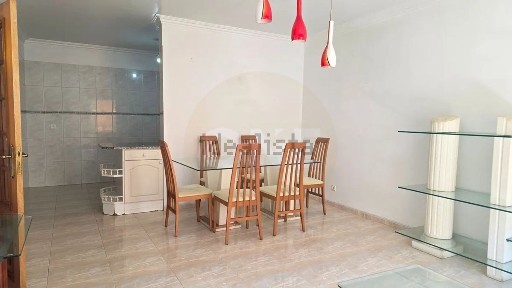 Apartamento T2 à venda na Rua Capitão Salgueiro Maia