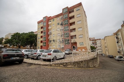 Apartamento T2 à venda na Rua Amélia Rey Colaço