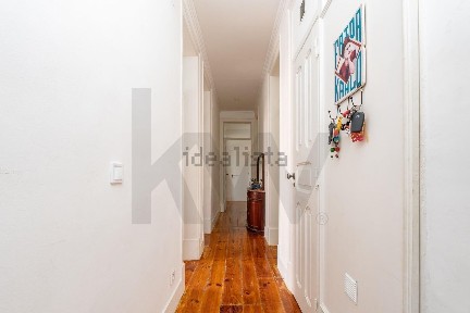 Apartamento T5 à venda no Calçada de Santo António s/n