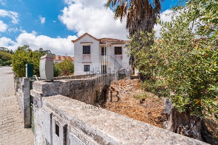 Moradia independente à venda em Venda do Pinheiro e Santo Estêvão das Galés