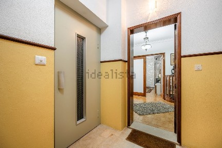 Apartamento T3 à venda na Rua Carlos Teixeira, 25