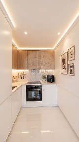 Apartamento T1 à venda na Alameda Jardins da Arrábida