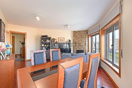 Apartamento T1 à venda na Rua do Pinheiral, 210