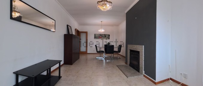 Apartamento T2 à venda na Rua Alexandre Herculano, 120