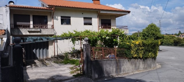 Moradia independente à venda em Antas e Abade de Vermoim