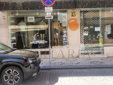Arrendamento de espaço comercial na Rua de Agostinho Pinheiro