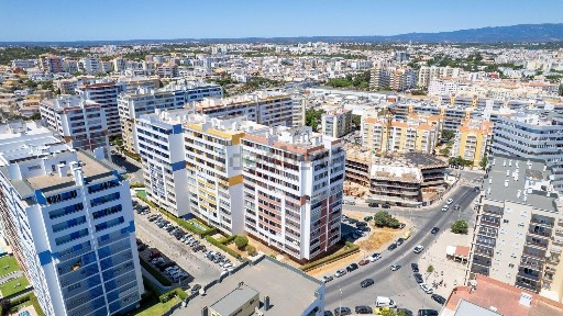 Apartamento T3 à venda na Rua João Simões Tavares, 8
