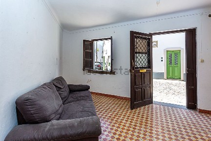 Apartamento T2 à venda na Rua das Portas do Postigo