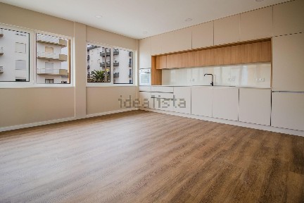 Apartamento T2 à venda na Praceta Rosas, 2