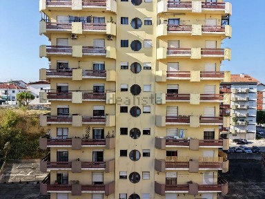 Apartamento T1 à venda em Urbanização Loreto