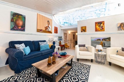 Arrendamento de apartamento T2 na Rua Engenheiro José Ulrich