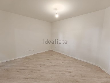Arrendamento de apartamento T3 na Praça General Vicente de Freitas, 5