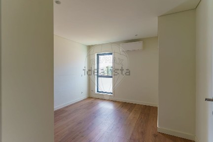Arrendamento de apartamento T1 na Rua Almirante Reis