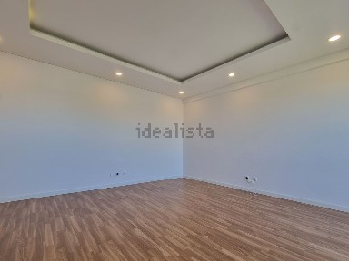 Arrendamento de apartamento T2 na Rua Doutor Flávio de Resende, 6
