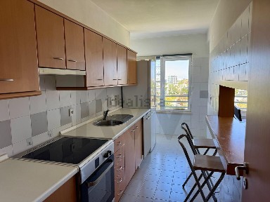 Arrendamento de apartamento T0 na Rua Paul Harris s/n