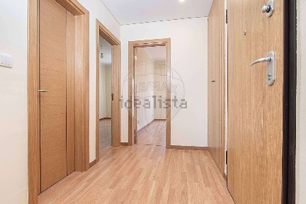 Apartamento T2 à venda na Rua Catarina Eufémia