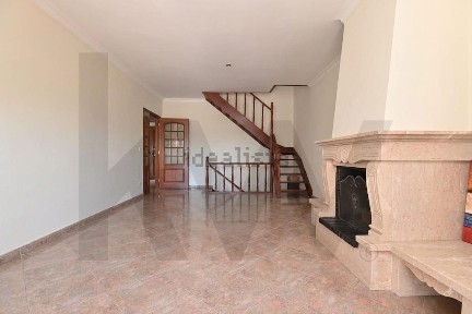 Apartamento T3 à venda na Rua Alexandre Herculano, 9