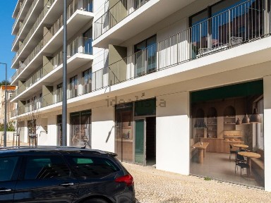 Espaço comercial à venda na Rua Carlos George