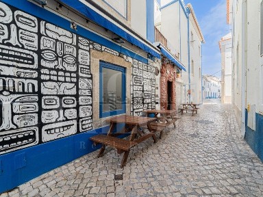 Espaço comercial à venda no Centro da Vila
