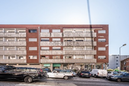 Apartamento T4 à venda na Rua Doutor Edgardo Sá Malheiro