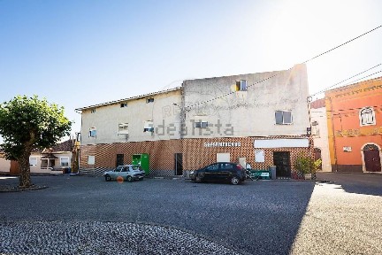 Armazém à venda na Rua Principal