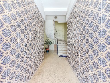 Apartamento T2 à venda na Estrada da Circunvalação