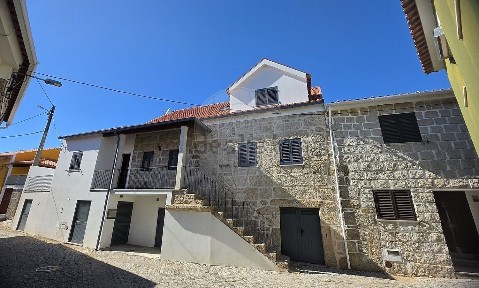 Ervedal, Rua João Abrantes Gouveia