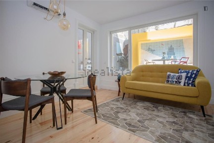 Arrendamento de apartamento T2 na Rua dos Caldeireiros