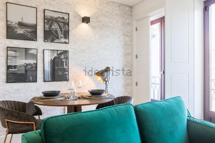 Arrendamento de apartamento T1 na Rua de Santa Catarina