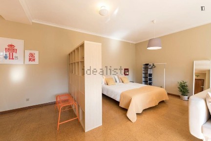 Arrendamento de apartamento T0 na Rua de Santa Catarina