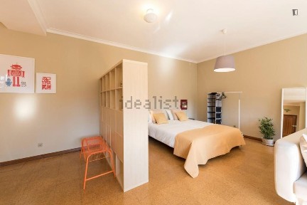 Arrendamento de apartamento T0 na Rua de Santa Catarina