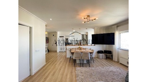 Apartamento T2 à venda na Avenida 25 de Abril