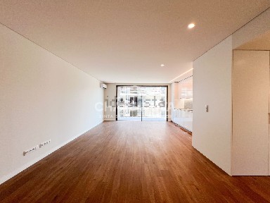 Apartamento T2 à venda na Rua José Saramago
