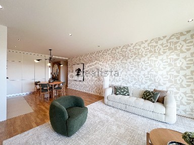 Apartamento T1 à venda na Praça das Flores