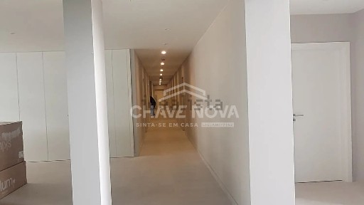 Apartamento T2 à venda na Rua Monsenhor David Adélio