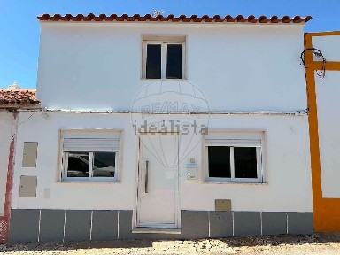Moradia independente à venda em Vila Boim