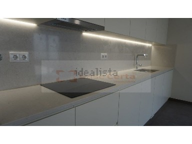 Apartamento T2 à venda na Rua Engenheiro Quartin Graça