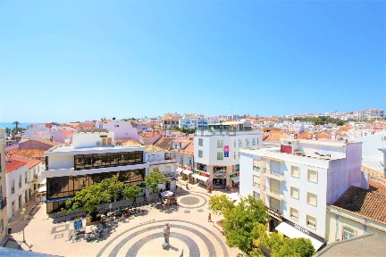 Apartamento T3 à venda na Rua da Porta de Portugal