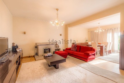 Apartamento T4 à venda na Avenida de Fernão de Magalhães s/n