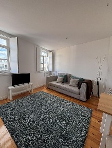 Arrendamento de apartamento T1 na Rua da Torrinha
