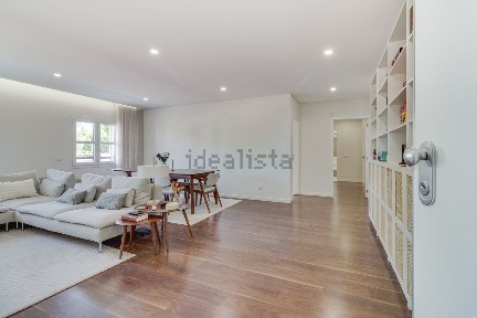Apartamento T2 à venda na Rua Doutor António Luz