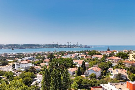 Apartamento T4 à venda na Escadinhas do Alto do Restelo, 2