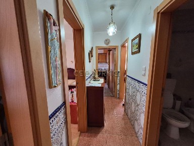 Apartamento T2 à venda na Rua 1º de Maio, 6