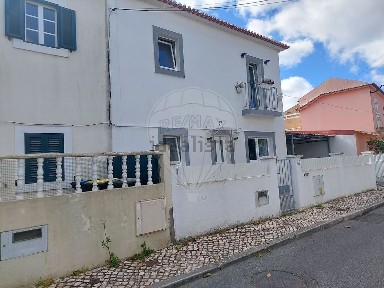 Moradia independente à venda na Rua das Açucenas