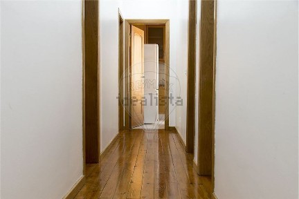 Arrendamento de apartamento T2 na Rua Jacinto Nunes