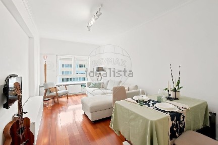 Apartamento T2 à venda na Praceta do Comércio