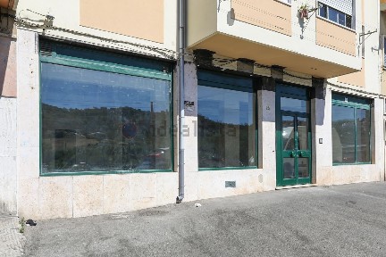 Espaço comercial à venda na Rua Almirante Gago Coutinho